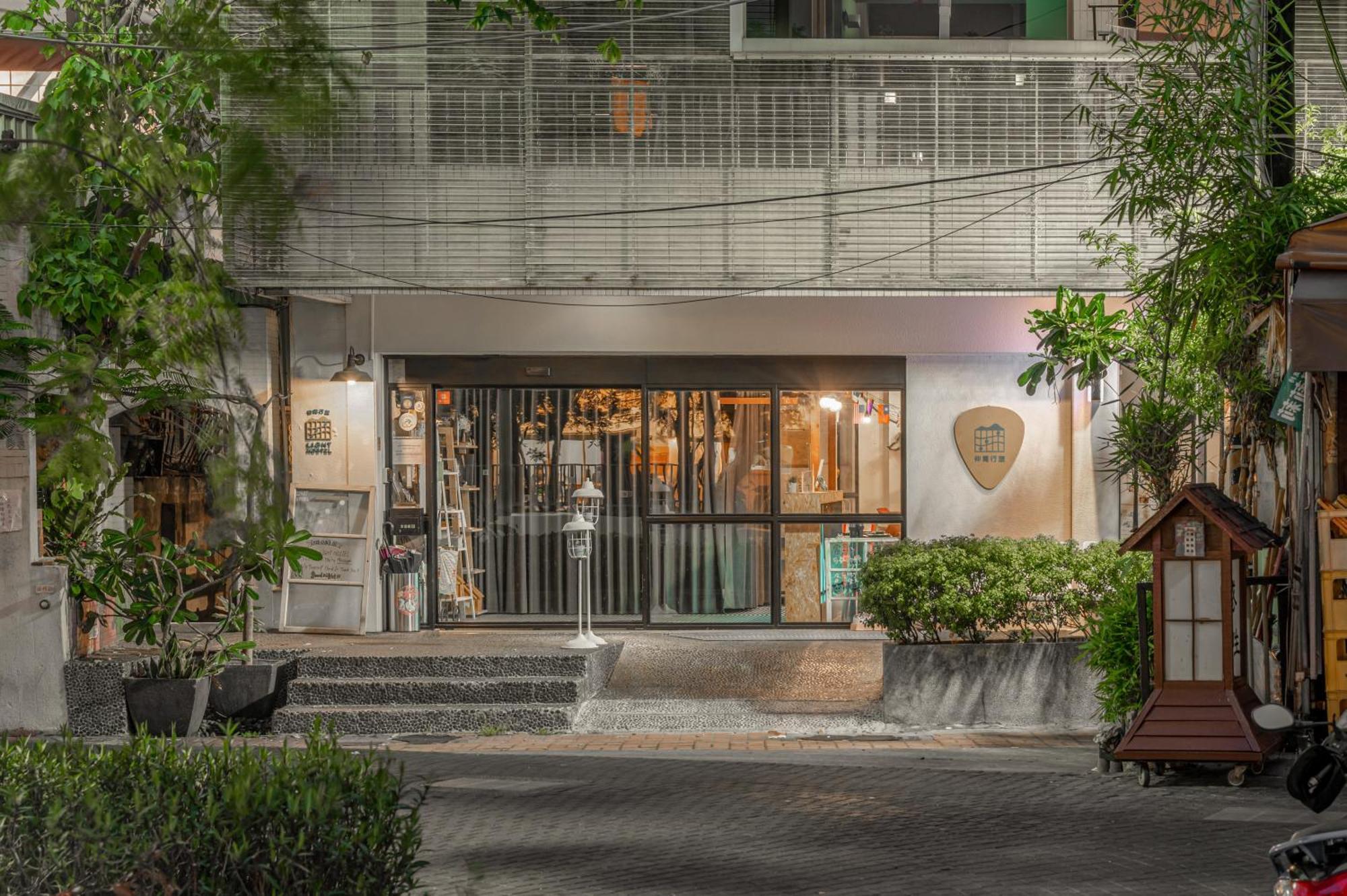 Light Hostel - Tainan Exterior photo